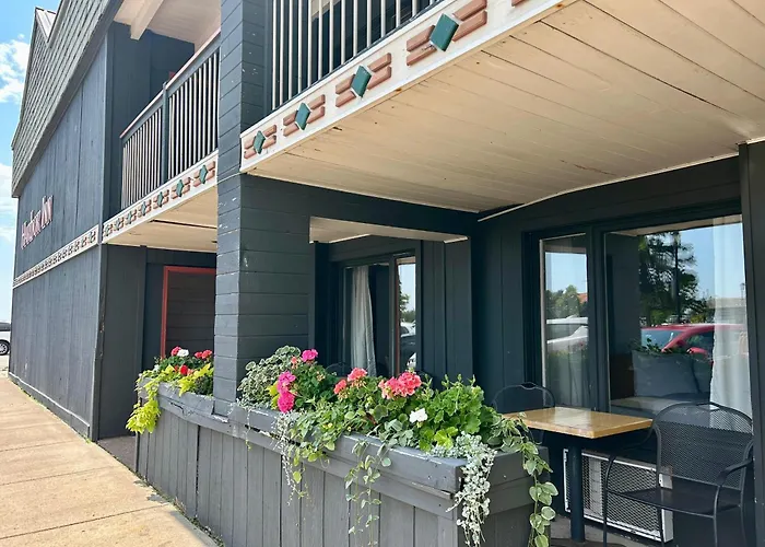 The Harbor Inn Grand Marais