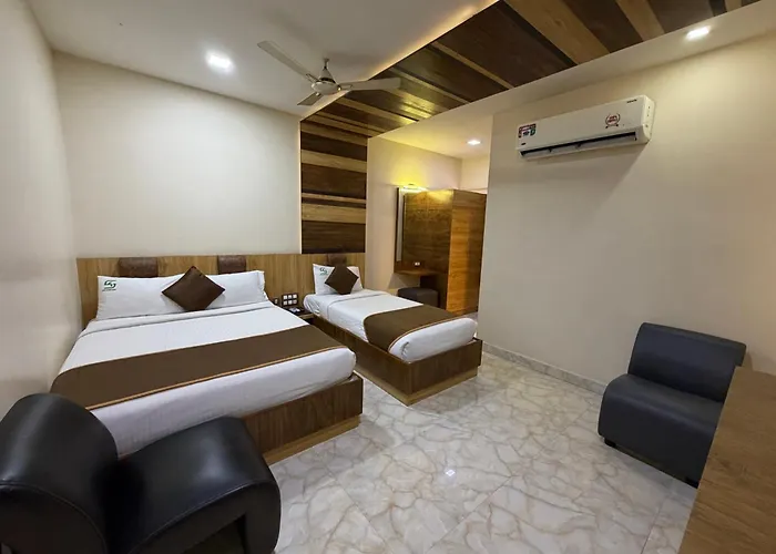 Hotel Sai Krish Grand Chettippattu