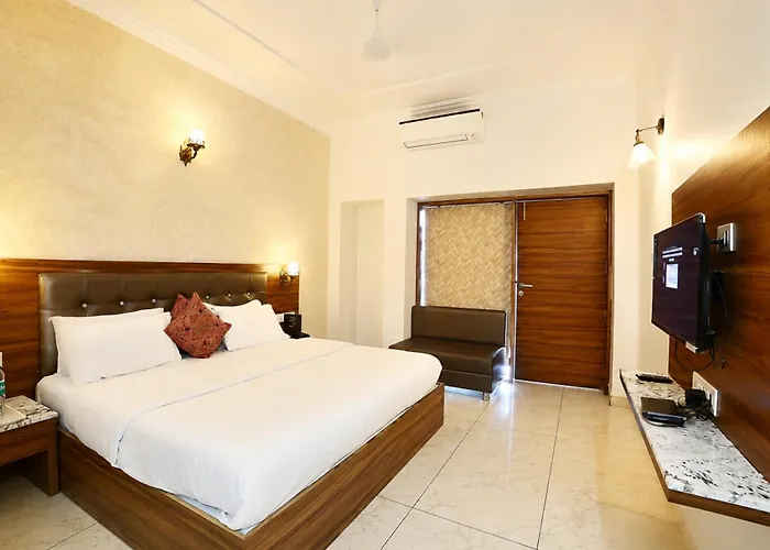 Hotel Aradhana In Mount Abu