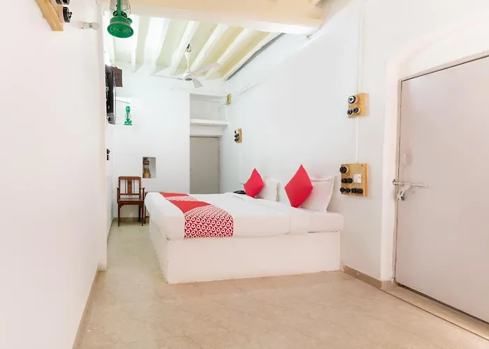 Oyo 41090 Homi House Hotel Solapur