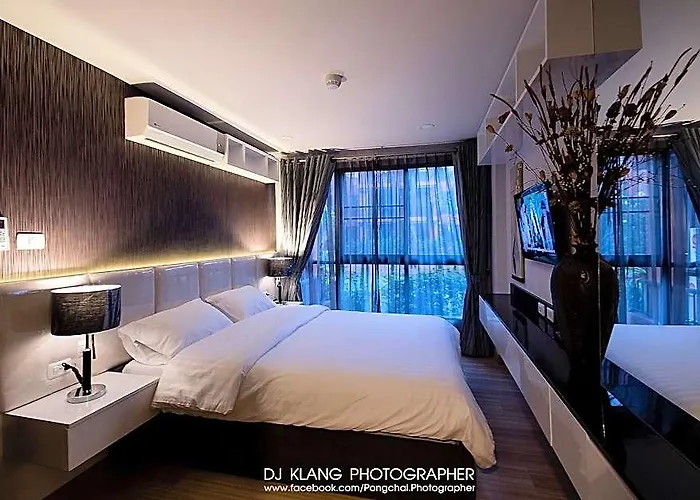 Bluroc Huahin Pool View Hotel