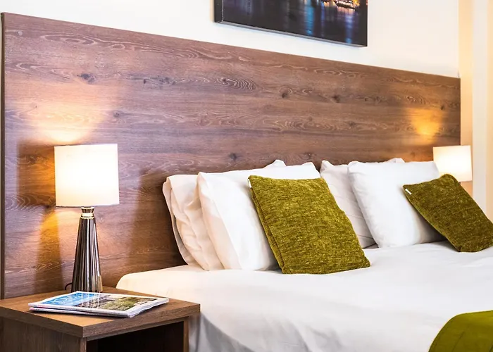 The Limes Country Lodge Hotel & Admiral Restaurant Solihull