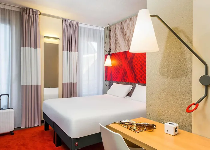Ibis Clichy Centre Mairie Hotel
