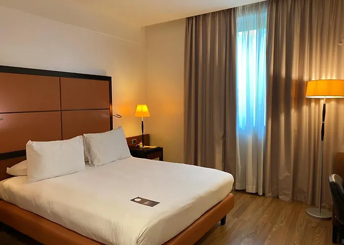 Crowne Plaza Milan - Malpensa Airport By Ihg Hotel Case Nuove 