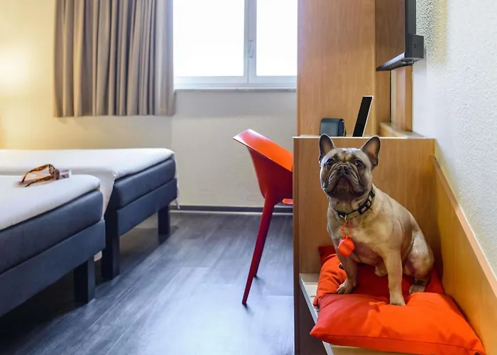 Готель Ibis Milano Centro