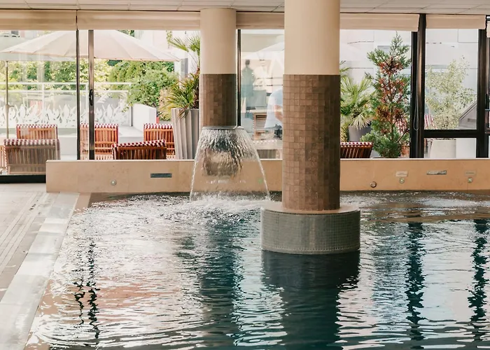 Le Riviera - Hotel Restaurant & Spa - Ex Golden Tulip Aix Les Bains Aix-les-Bains
