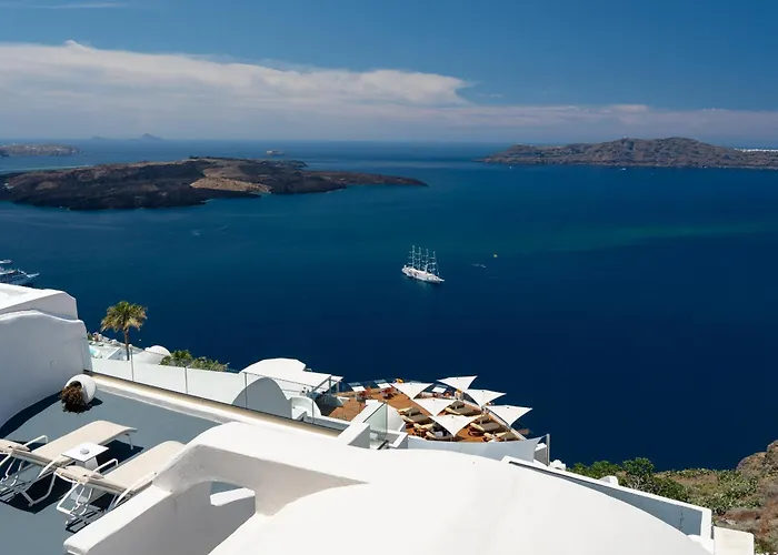 Sun Rocks Boutique Hotel - Caldera View Suites & Sunset Dining Experience Firostefani