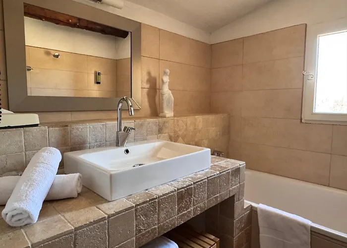 Logis Hotel le Mas De Cure Bourse LʼIsle-sur-la-Sorgue