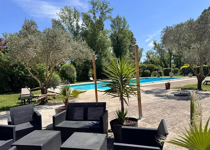 Logis Hotel le Mas De Cure Bourse LʼIsle-sur-la-Sorgue