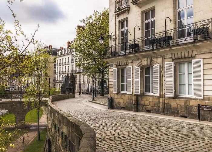 Lhotel - Face Au Chateau - Boutique Hotel Et Seminaires Nantes