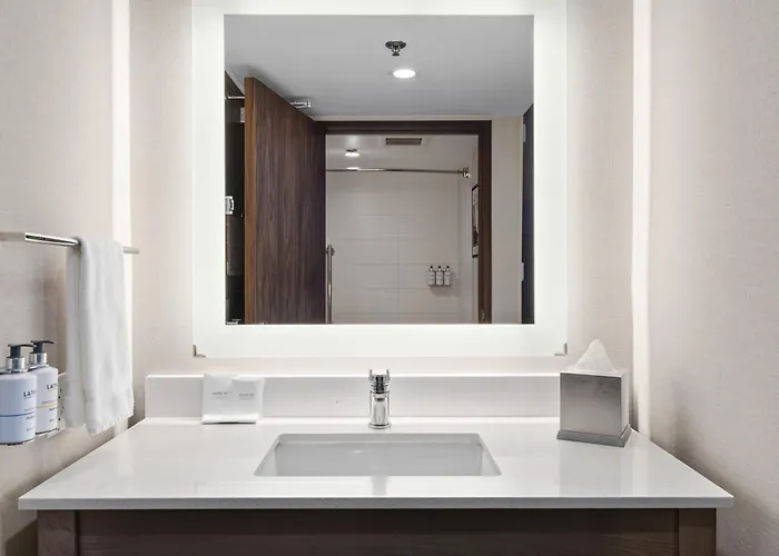 Gateway Hotel Santa Mónica