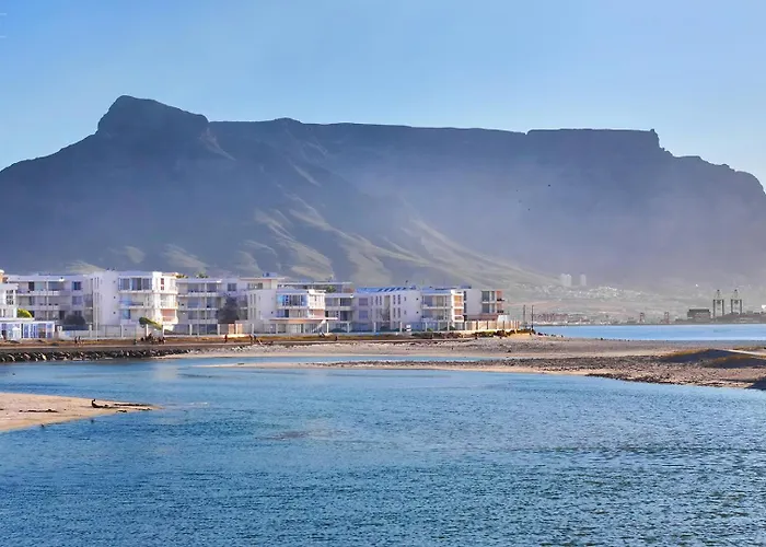 Lagoon Beach Hotel Apartments Le Cap