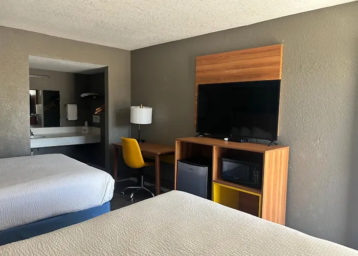 Days Inn & Suites By Wyndham Needles