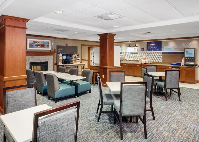 Holiday Inn Express Hotel & Suites Hampton South-Seabrook By Ihg