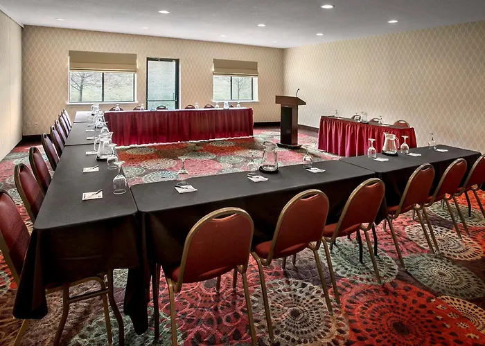 Holiday Inn Express & Suites East Greenbush Albany-Skyline By Ihg Rensselaer