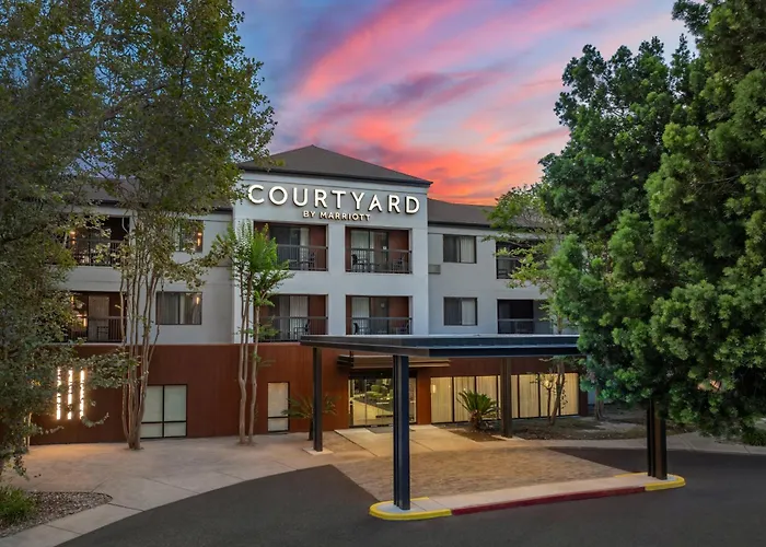 Courtyard By Marriott Stockton Hotel