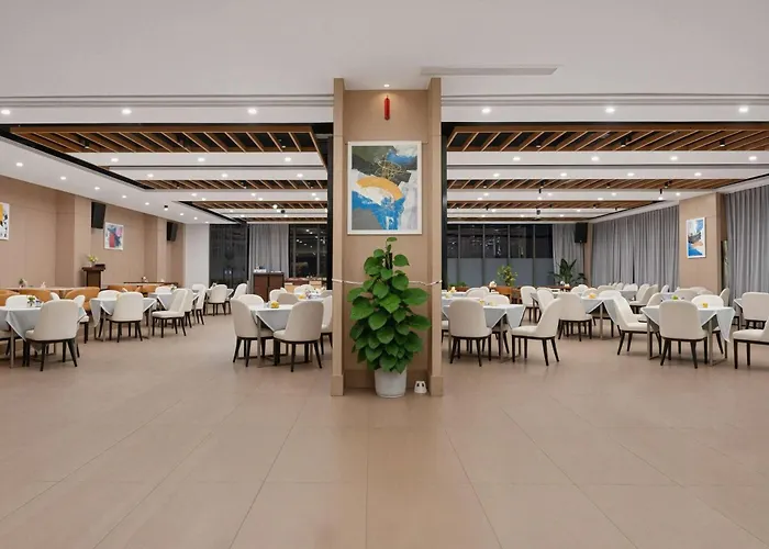 Shenzhen Ramada Plaza, North Railway Station Hotel