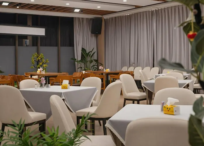 Shenzhen Ramada Plaza, North Railway Station Hotel