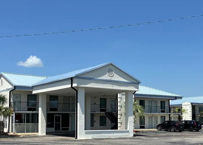 Travelers Inn & Suites Sumter