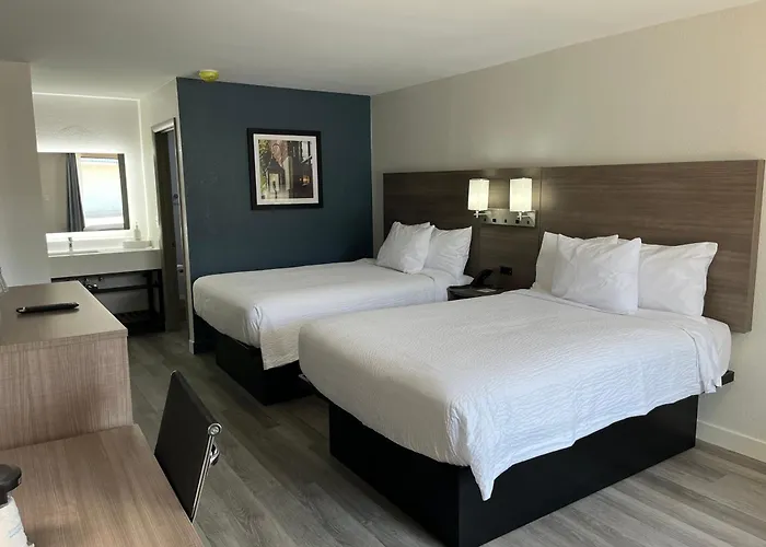 Travelers Inn & Suites Sumter