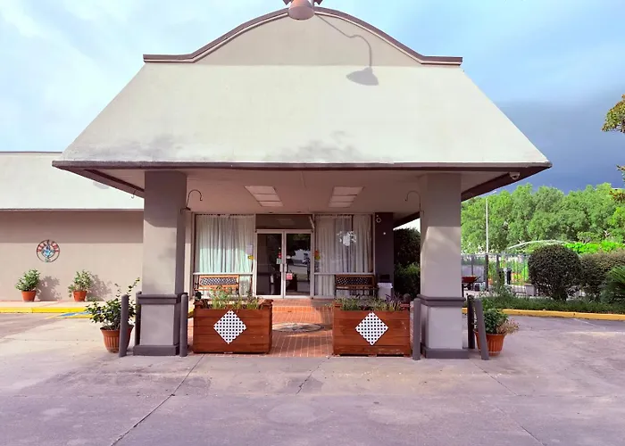 Discovery Inn Lafayette