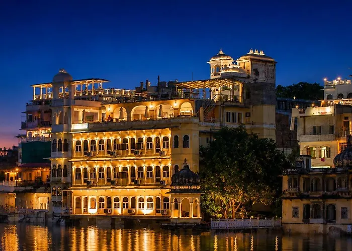 Sarovar - Lake Facing Boutique Hotel On Lake Pichola Udaipur