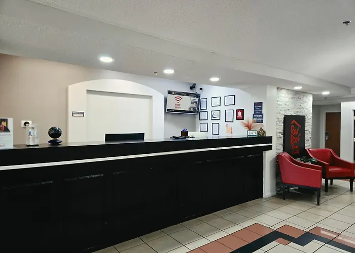 Red Roof Inn & Suites Hinesville