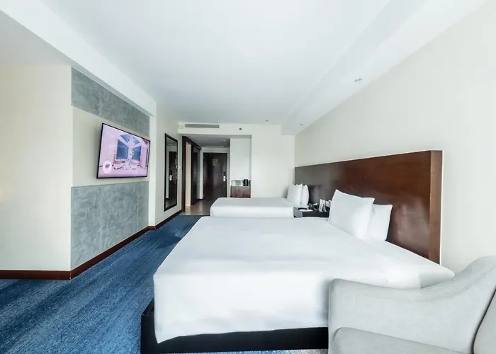 Widus Hotel Clark Clark Field