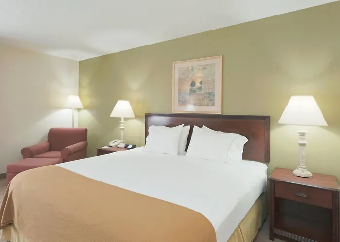 Holiday Inn Express Evansville - West By Ihg