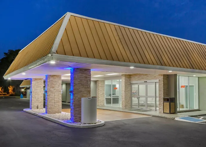 Baymont By Wyndham Pawleys Island Hotel