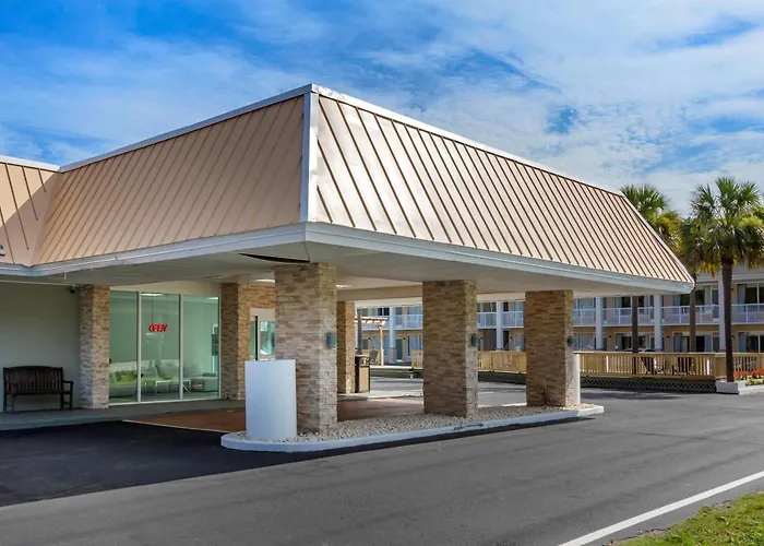 Baymont By Wyndham Pawleys Island Hotel