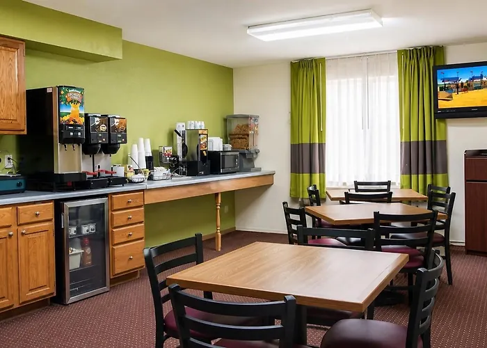 Super 8 By Wyndham Arkansas City Ks