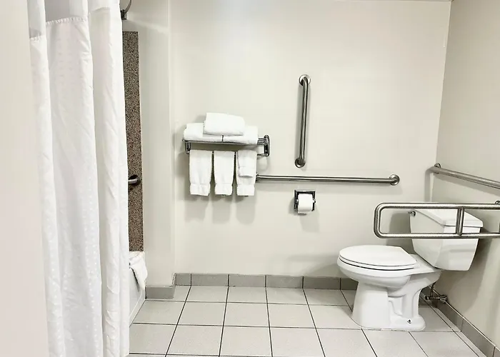 Holiday Inn Express & Suites Meriden By Ihg
