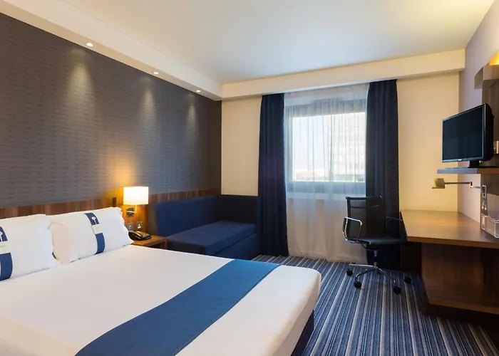 Holiday Inn Express Harlow By Ihg