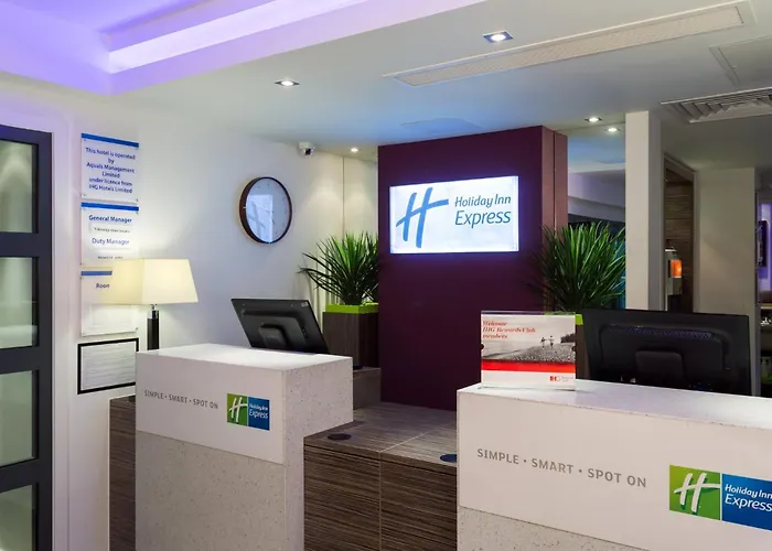 Holiday Inn Express Harlow By Ihg