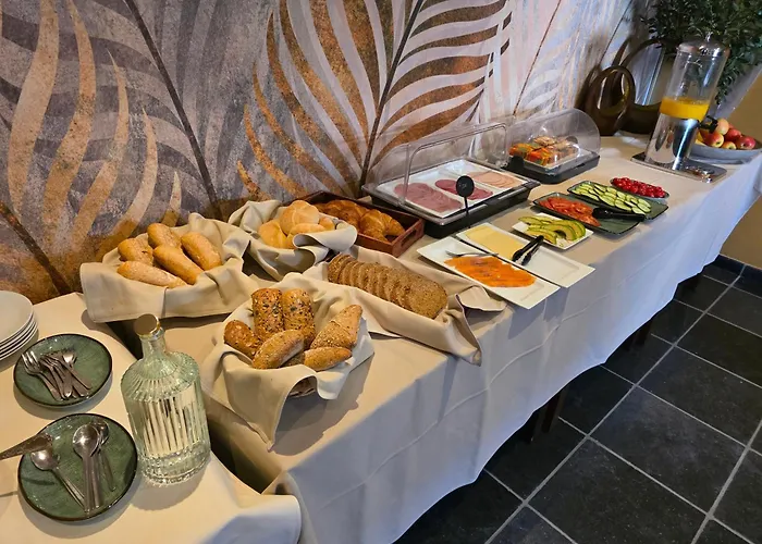 Wilgenhof Boutique Hotel "Volledig Vernieuwd En Onder Nieuw Beheer" Maaseik