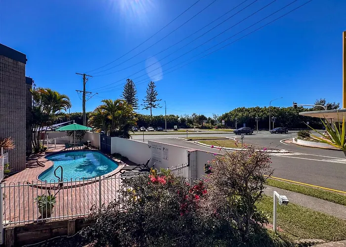 Northpoint Holiday Apartments Alexandra Headland