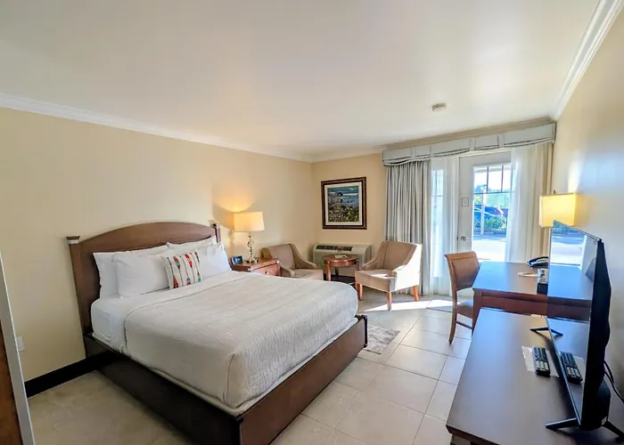 Inn At The Harbour Kincardine