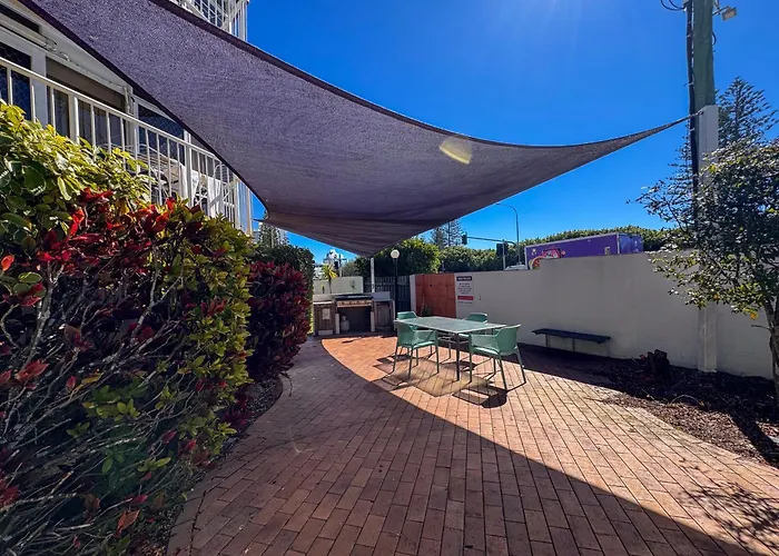 Northpoint Holiday Apartments Alexandra Headland