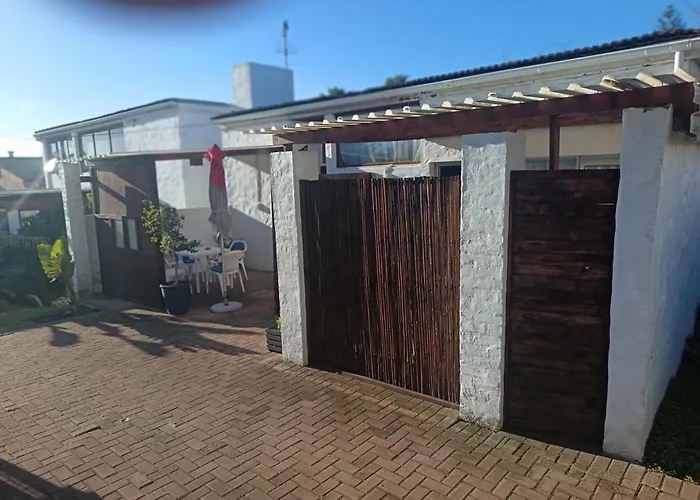 Aqua Marine Guest House Port Elizabeth