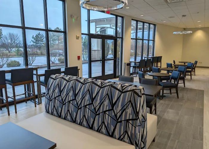 Holiday Inn Express & Suites Carbondale - University Area