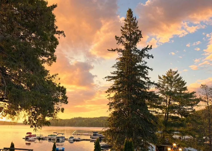 Little Hawk Resort & Marina Algonquin Highlands
