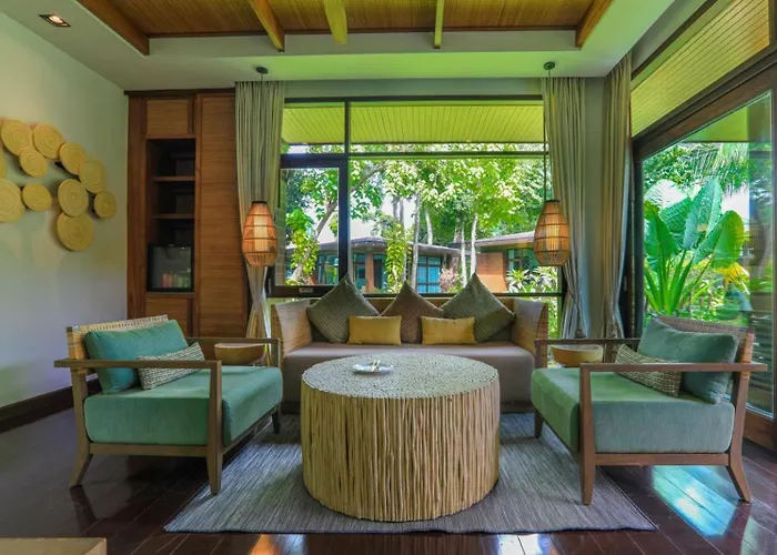 AKIRA Lipe Resort
