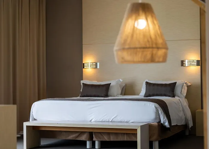 Hotel Du Centre Appart Hotel Business Avec Parking Gratuit A Noumea