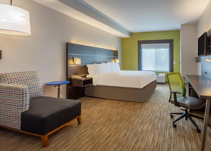 Holiday Inn Express Arrowood By Ihg Charlotte
