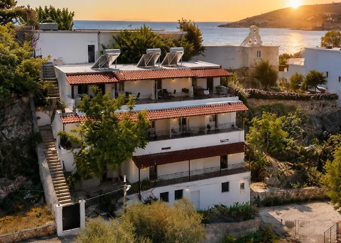 On The Rocks Bed & Breakfast Qeparo