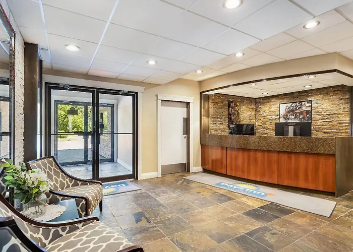 Days Inn By Wyndham Sylvan Lake