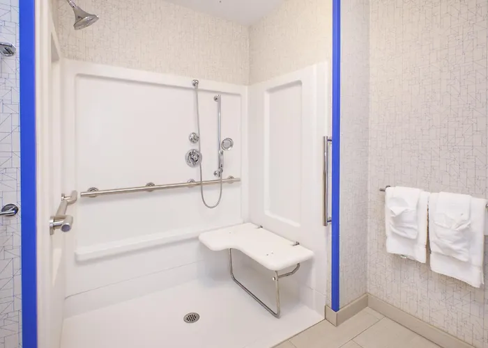 Holiday Inn Express & Suites New Castle By Ihg