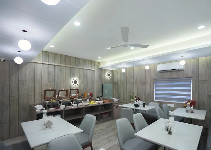 Hotel Easy Retreat Vapi