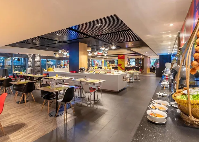 Ibis Saigon Airport Hotel โฮจิมินห์ซิตี้